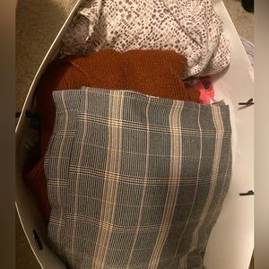 Lightly used mixed bag of women’s clothes